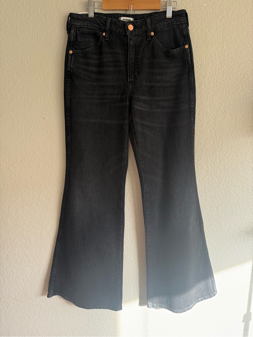 Wrangler Wanderer 622 High Rise Black Flare Jeans